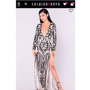 Brand NEW ! With tags Fashion Nova Dress **